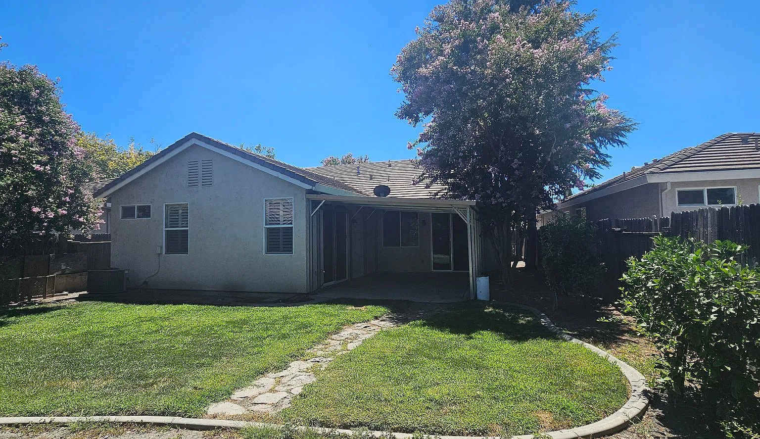 5796 Bridgecross Drive — Photo 3