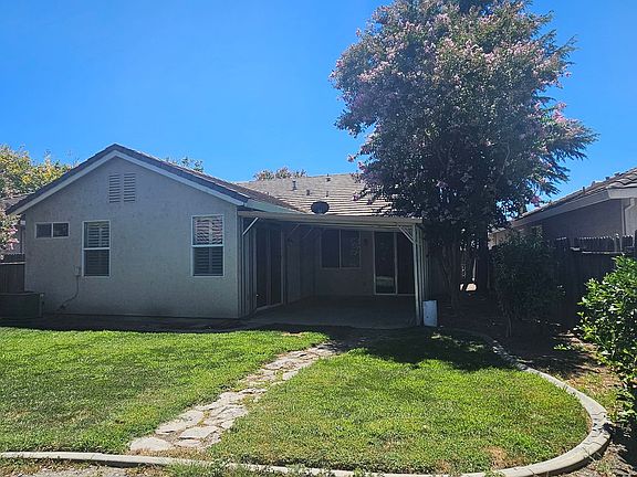 3rd image of 5796 Bridgecross Dr #1