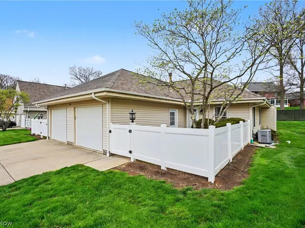 145 Michael Ln, Cuyahoga Falls, OH 44223