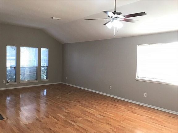 2nd image of 7303 Colony Bend Ln