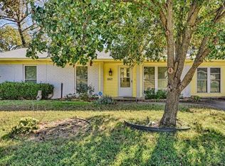 1907 Brookview Dr, Arlington, TX 76010