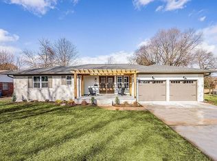 704 NW 5th St, Bentonville, AR 72712