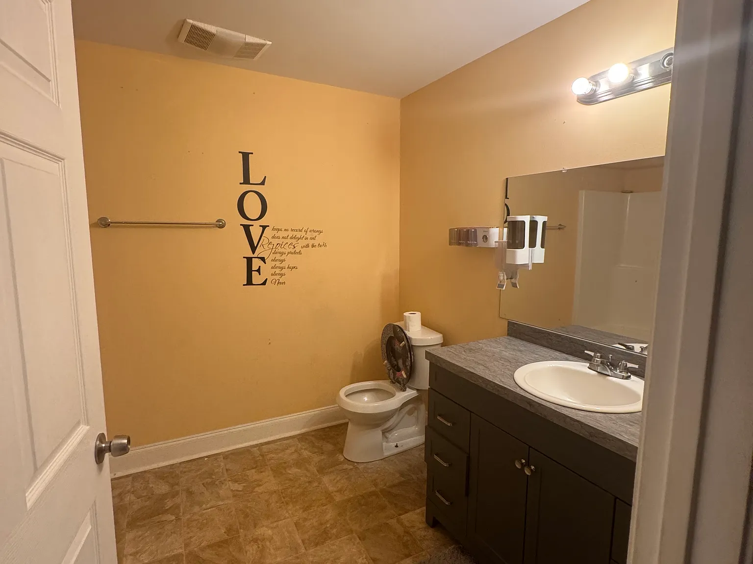 2 bed, 1100 sqft, $1,100 — Photo 1