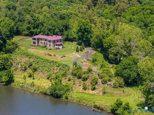 779 River Rd, Madison Heights, VA 24572