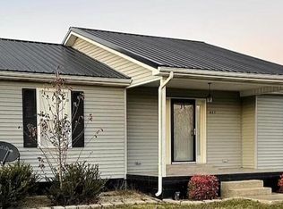 415 E 7th St, Hardinsburg, KY 40143