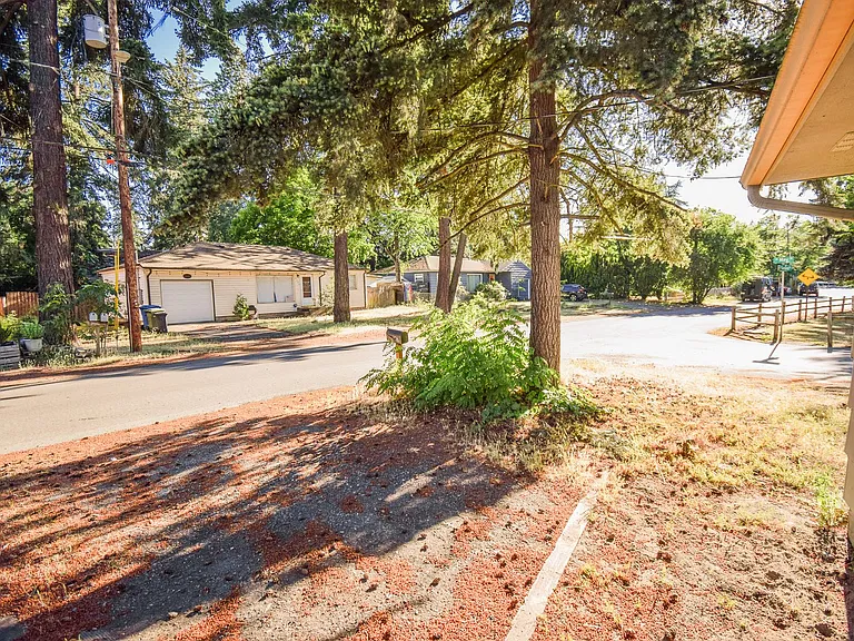 6309 SE Overland St — Photo 29