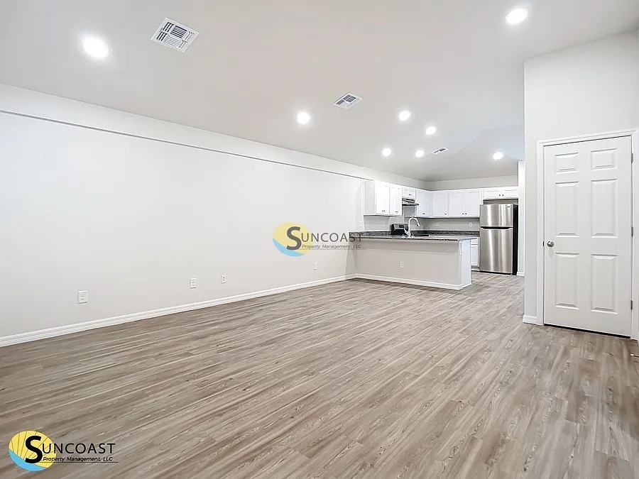 Discover Your New Home: Modern 2-Bedroom Duplex Available for Rent in — Photo 2