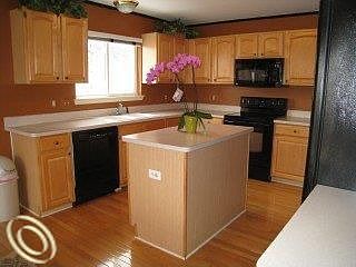4th image of 430 E Peninsula Ct