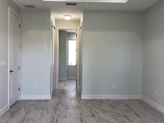 5th image of 4113 21st St SW
