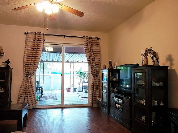 2nd image of 302 Cottonwood Dr