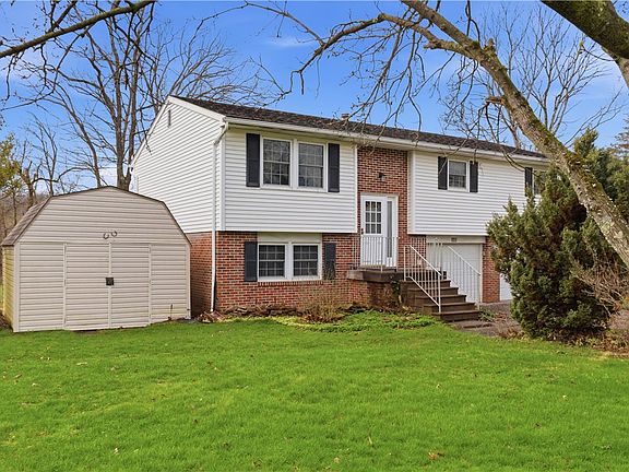 2nd image of 101 Oak Dr