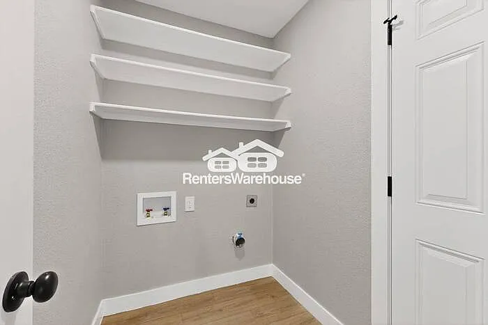 2605 Royal Oaks Dr — Photo 32