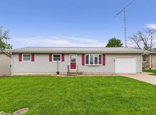 30 Cedar Ct, Montrose, IA 52639