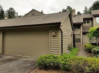 11 Dorset Ct, Beachwood, OH 44122