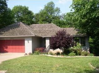 9376 S Harbour Pointe Dr, Bloomington, IN 47401