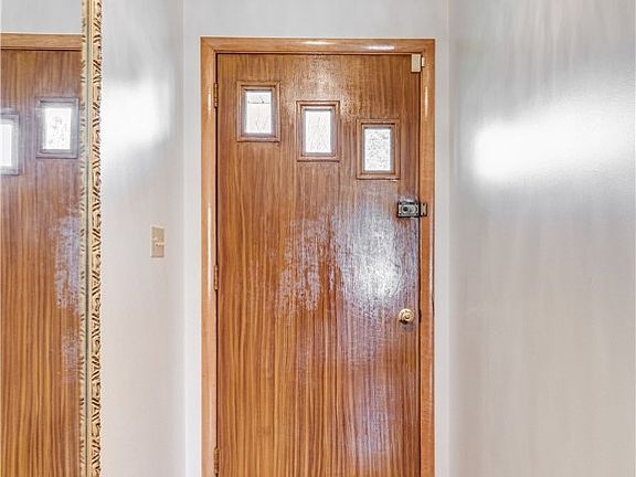 3rd image of 758 Penn Wood Dr
