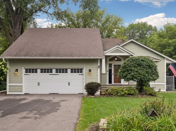 2512 8th St, White Bear Township, MN 55110