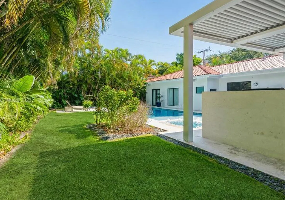 5 bed, 3757 sqft, $23,000 — Photo 3