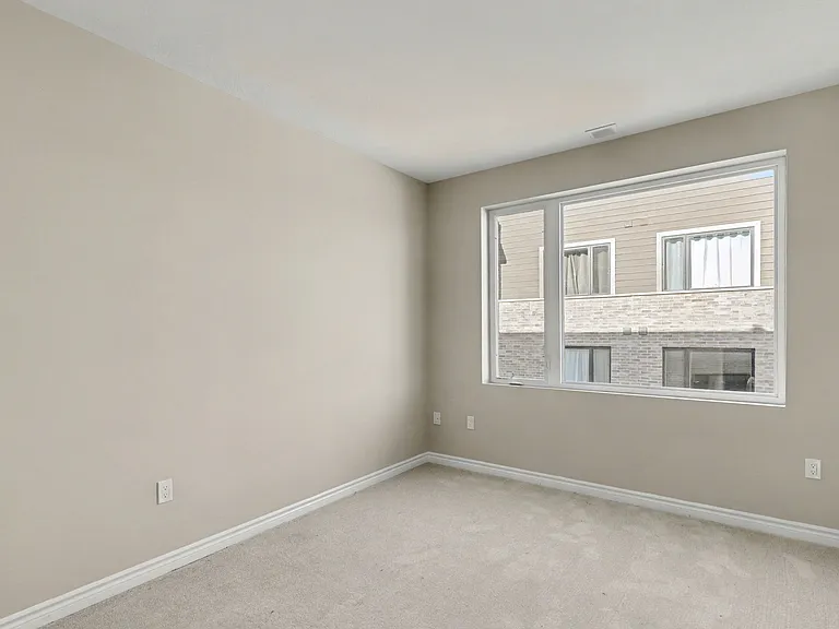 660 Garibaldi Ave — Photo 40