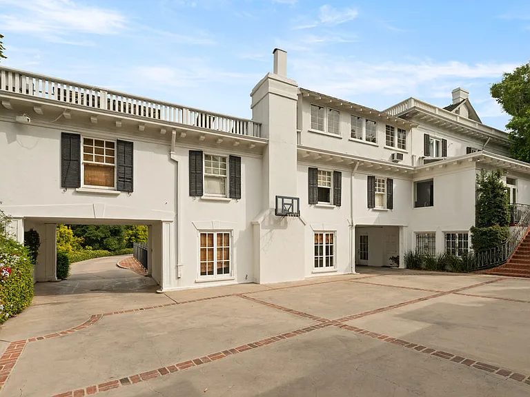 1006 N Crescent Dr — Photo 13