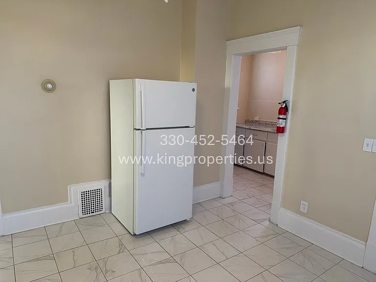 418 Lincoln Ave NW #1 — Photo 4