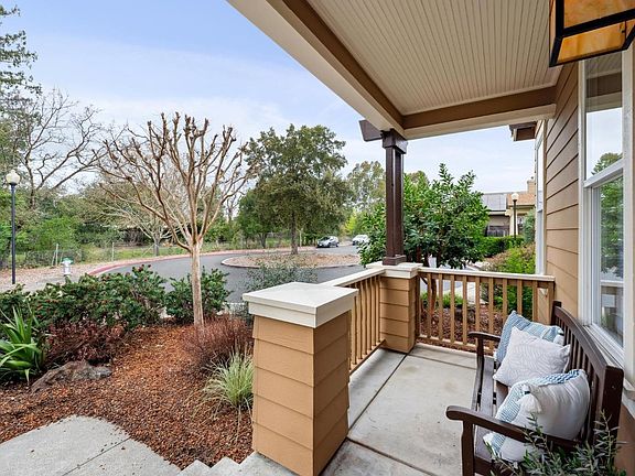 2nd image of 980 Amedeo Court