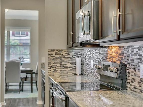 5th image of 4073 Lake Bosse View Dr