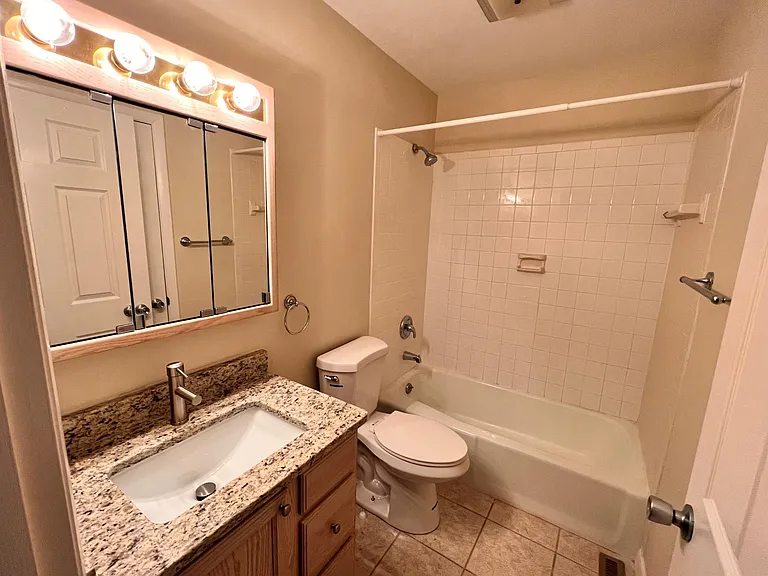 Hallway full bath