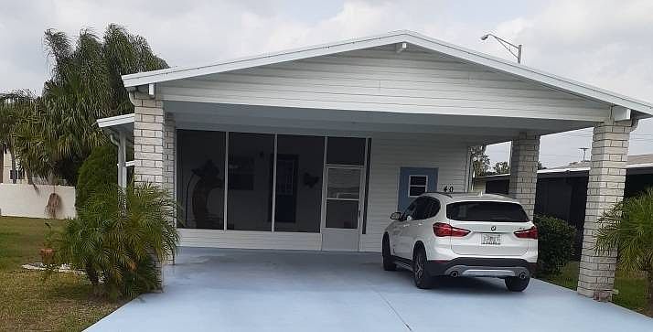 1st image of 40 Charlotte Cir W