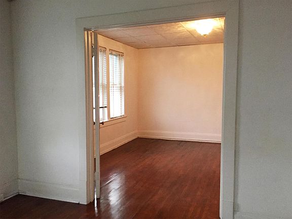 3rd image of 1106 Oak Hill Ave APT 3B