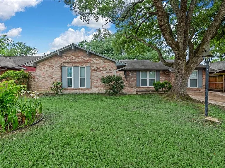 1935 Barnsley Ln — Photo 4