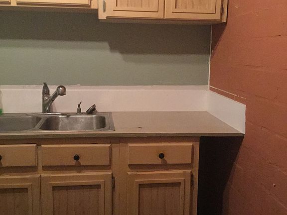 2nd image of 629 S Hill Ave