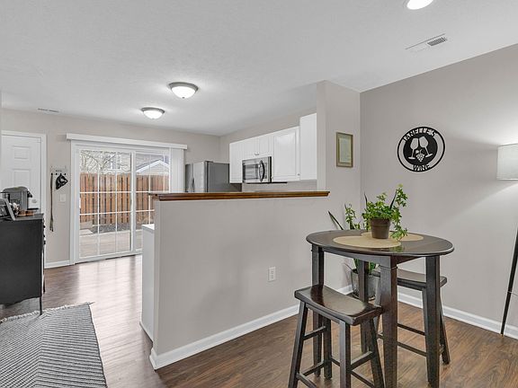 5th image of 389 Piney Creek Dr