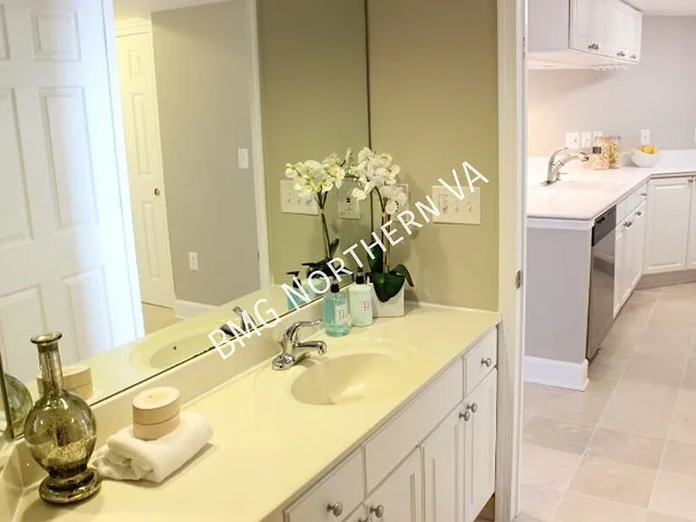 1276 N Wayne St #909 — Photo 13