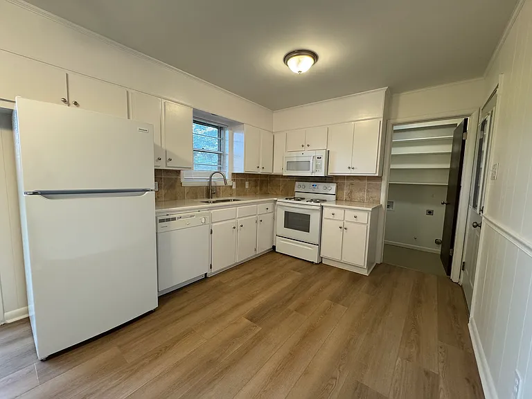 316 Brookpark Dr — Photo 6