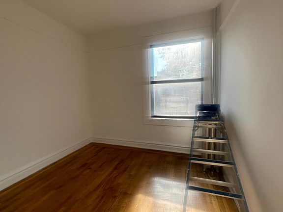 2nd image of 1516 Beach Ave APT 2