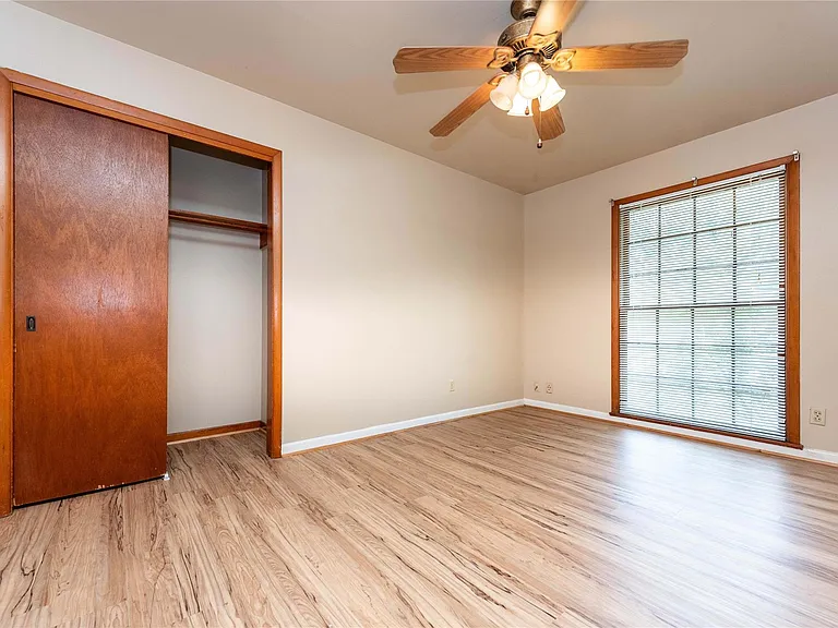 7602 Delafield Ln — Photo 10