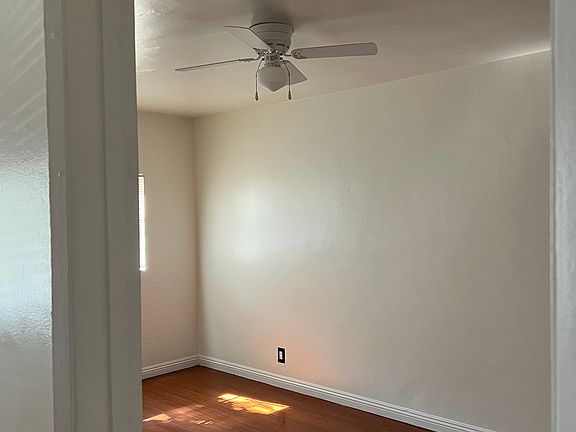 5th image of 9326 Stanford Ave