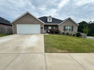 6037 W Transit St, Fayetteville, AR 72704
