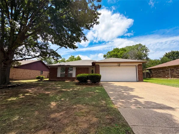 6304 Big Springs Dr, Arlington, TX 76001