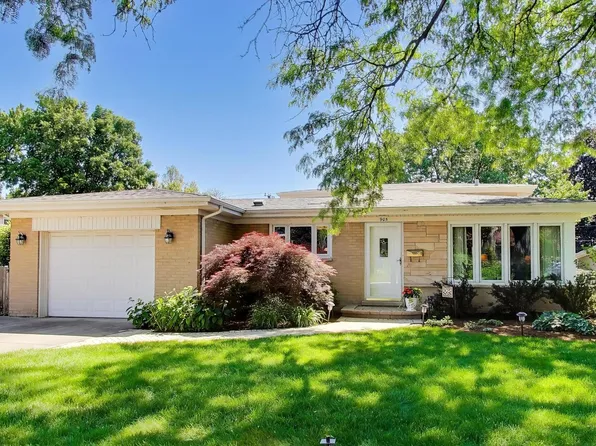 905 S School St, Mount Prospect, IL 60056