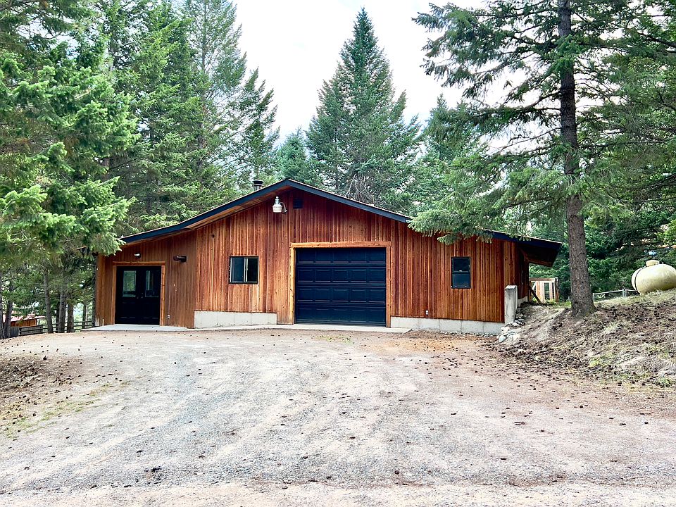 Front door, Garage door and Driveway