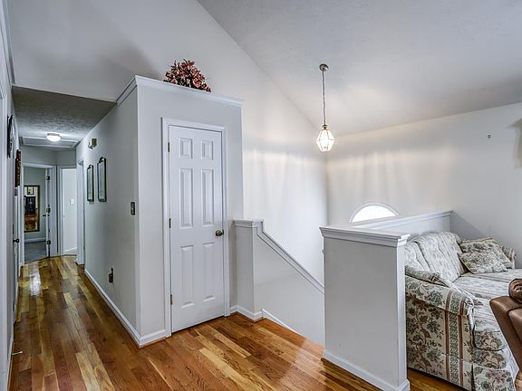 4th image of 224 Addie Way