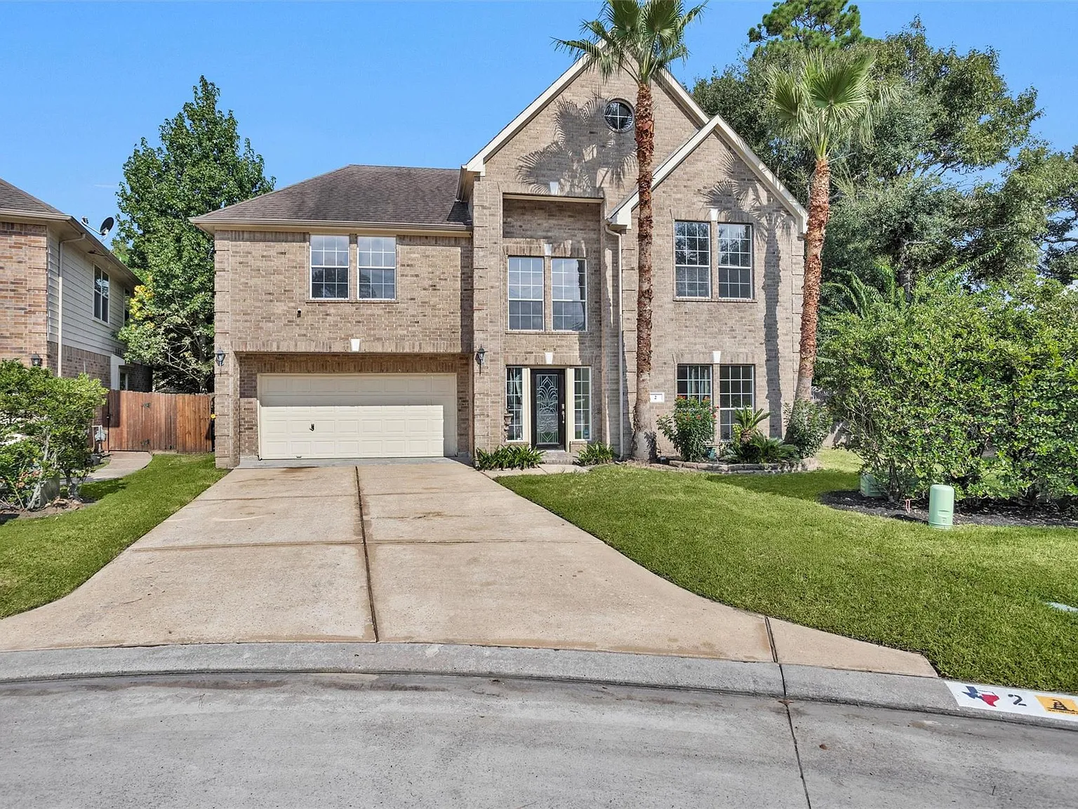 4 bed, 2.5 bath, 2415 sqft, $2,200 — Photo 2