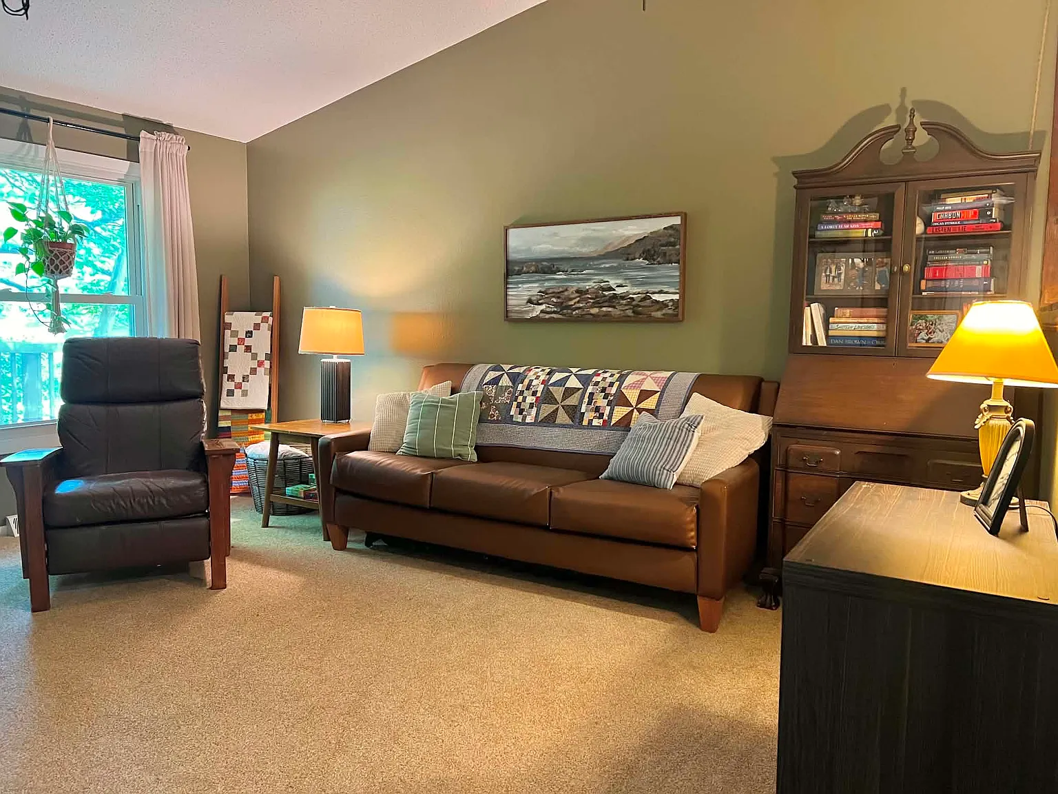 3 bed, 908 sqft, $1,295 — Photo 1