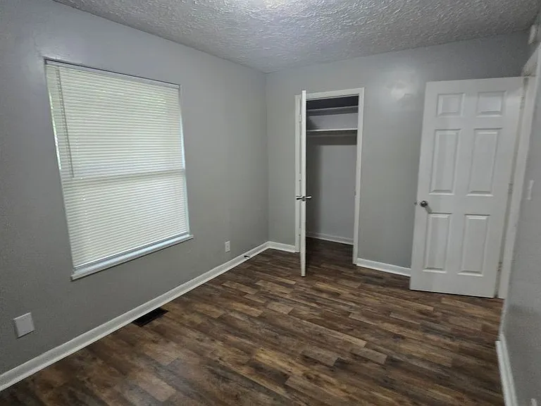 3472 N Dearborn St — Photo 5