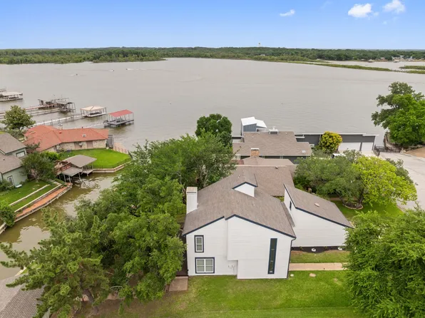 608 Harbor Cir, Azle, TX 76020