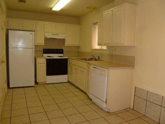 5th image of 1013/1015 Marlton St