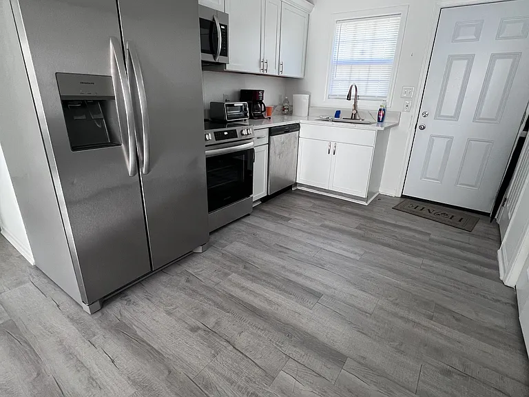 902 Hanson St N — Photo 3