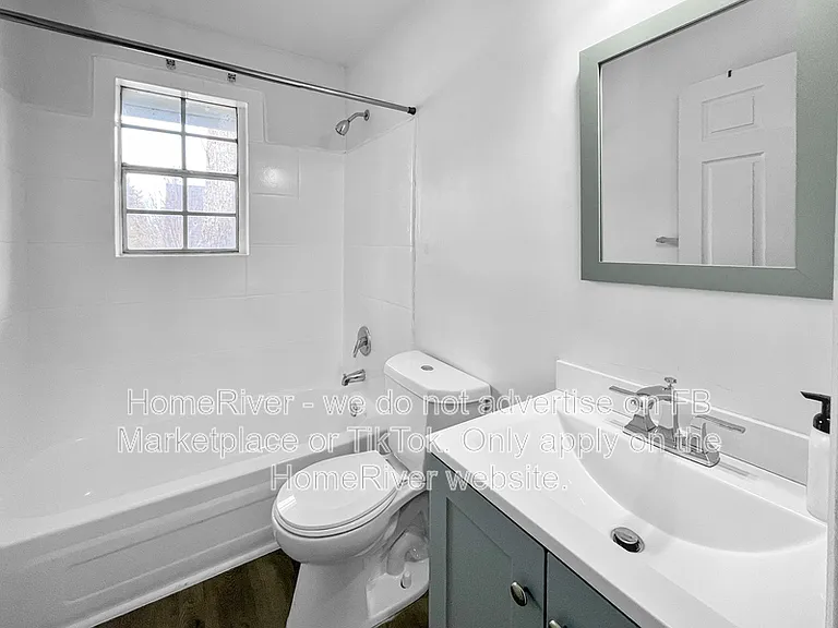 379 Atwood St SW #4 — Photo 8